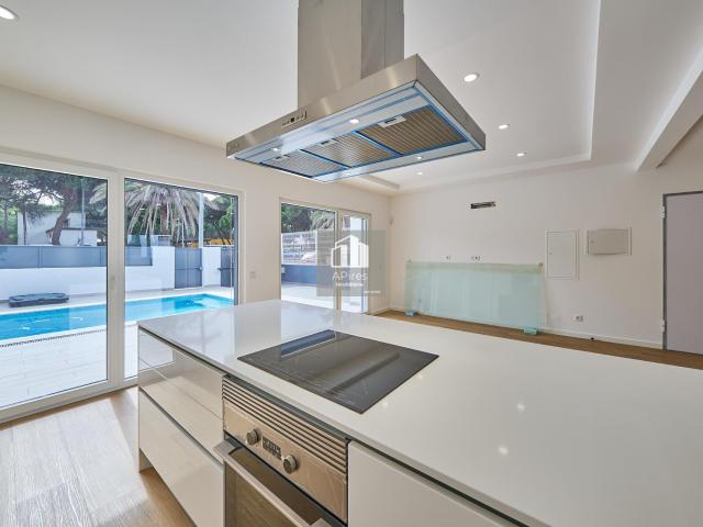 Moradia T4 com piscina