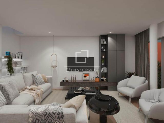 Moradia T4, com projecto aprovado, localizada no coração da. 256m² Porto