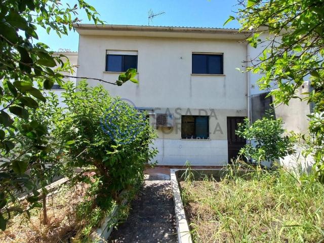 Moradia T4 com quintal no centro do Entroncamento 144m² Nossa Senhora de Fátima