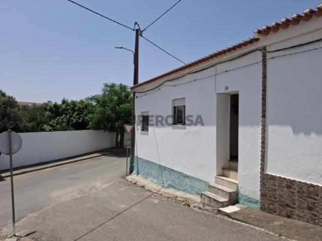 Casa Térrea T4 | Quintal e Garagem | Albernoa