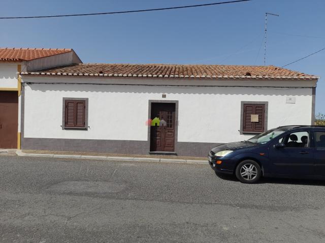 Moradia T4 em Aldeia Típica Alentejana Oportunidade Única!