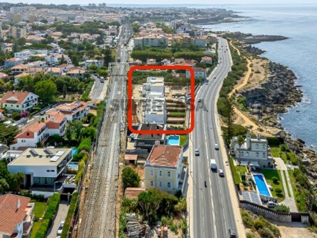 Moradia T4 com rooftop e vista mar em Cascais