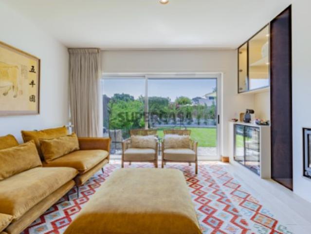 Moradia T4 condomínio com piscina Meco Sesimbra
