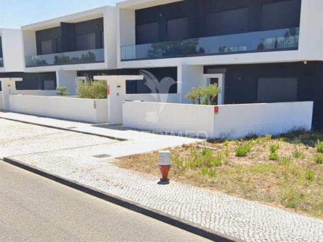Moradia T4 Condomínio Fechado Éden Entroncamento