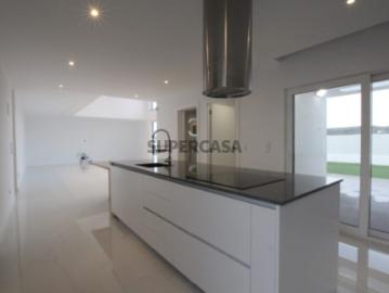 Moradia T4 Contemporânea com Piscina Aquecida na Lourinhã Elegância, Privacidade e Proximidade ao Mar