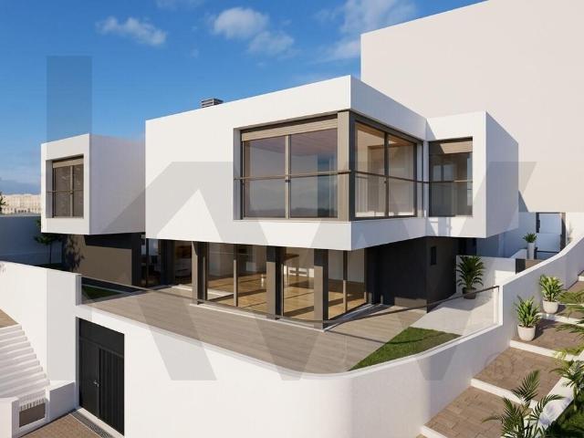 Moradia T4 Contemporânea com Piscina e 4 Lugares de Garagem. 250m² Rio De Mouro