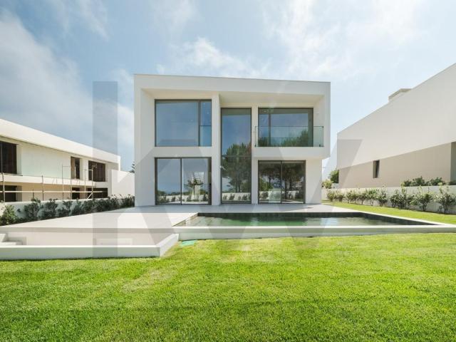 Moradia T4 Contemporânea com Piscina e Jardim | Fontanelas C. 149m² São João das Lampas e de Terrugem