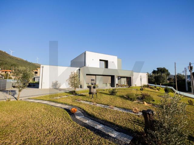 Moradia T4 Contemporânea – Rio Mau, Penafiel