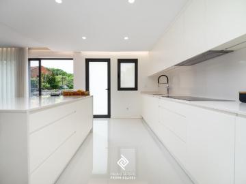 Moradia T4 de Alto Padrão | Cidade do Porto 318m² Campanhã