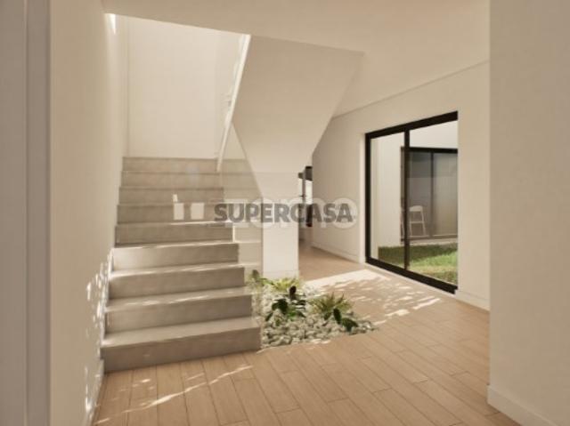 Moradia T4 de Arquitetura Contemporânea | Marco dos Pereiros, Coimbra