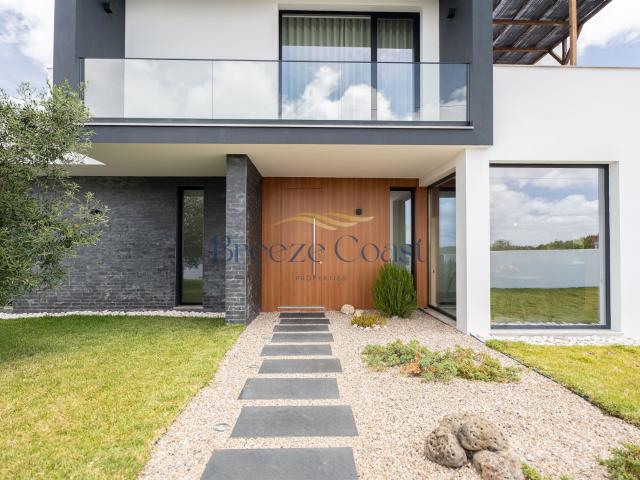 Moradia T4 de Arquitetura Distinta e Elegância Intemporal 390m² Caldas da Rainha Nossa Senhora Do Pópulo, Coto E São Gregório