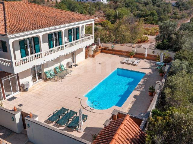 Moradia T4 de Charme com terreno de 13.336 m²| Piscina & Jar. 336m² Silves