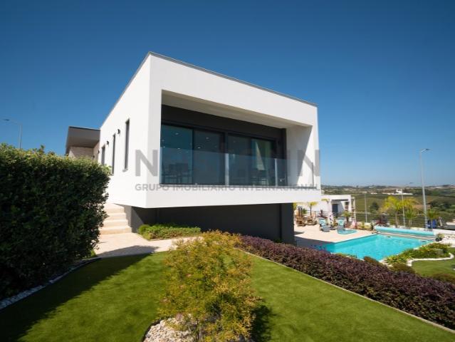 Moradia T4 de Design Moderno