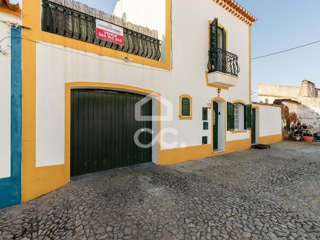 Moradia T4 c/ Garagem, Quintal e Terraço | Montoito, Redondo