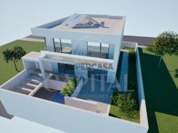 Moradia T4 de Luxo com Piscina Aquecida, Garagem e Painéis Solares em Santa Iria de Azoia
