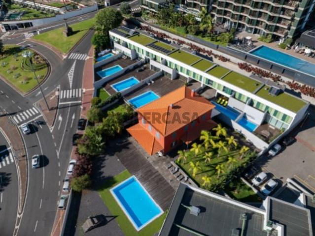 Moradia T4 de Luxo com Piscina Estrada Monumental