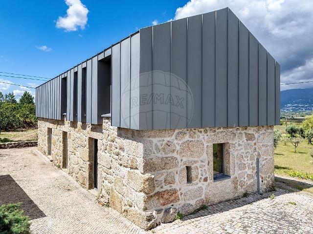Moradia T4 de luxo à venda em Covilhã e Canhoso, Covilhã RE/MAX Portugal