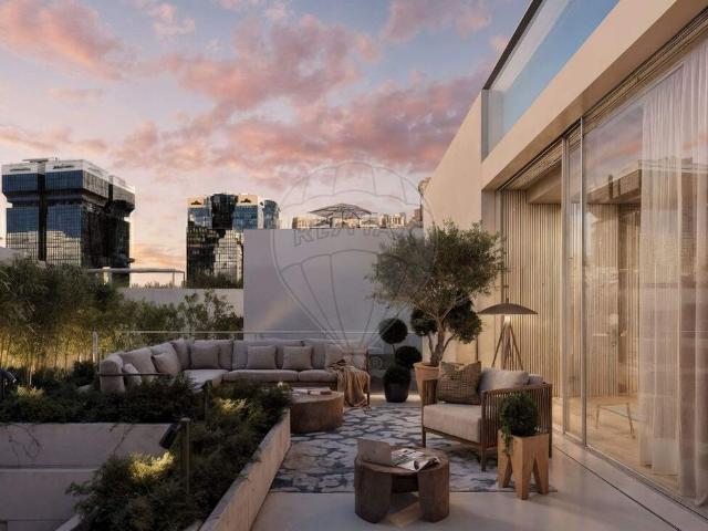 Moradia T4 de luxo à venda em Lisboa