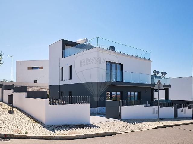 Moradia T4 de luxo à venda em Sines, Sines RE/MAX Portugal