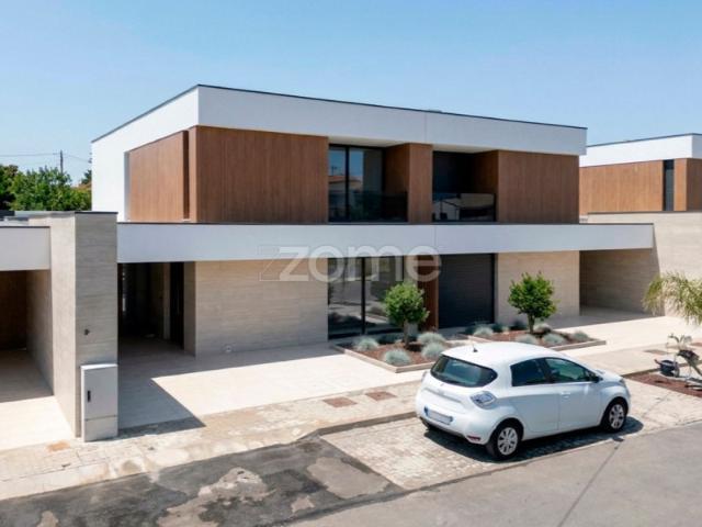 Moradia T4 de Luxo | Golden Village | Turiz, Vila Verde