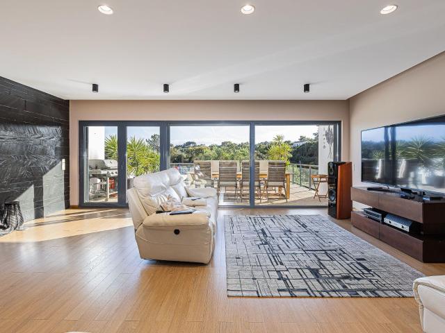 ✨ Moradia T4 de Luxo em Condomínio Exclusivo – Santo Antão do Tojal, Loures