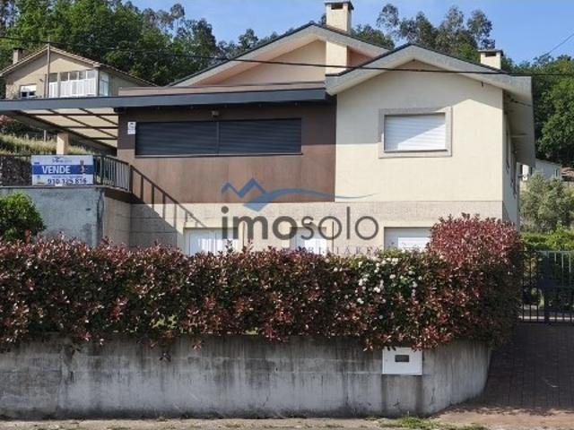 Moradia T4 de Luxo em Dornelas