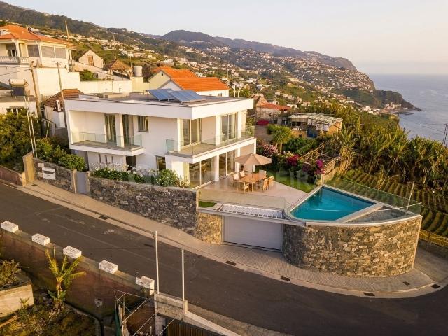 Moradia T4 de Luxo na Ponta do Sol: Um Refúgio de Elegância. 353m² Ponta Do Sol