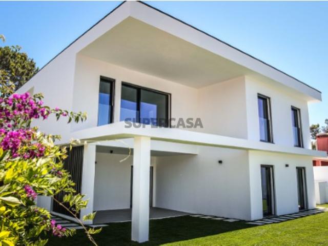 Moradia T4 de Luxo em Verdizela: Viva o conforto e a exclusividade