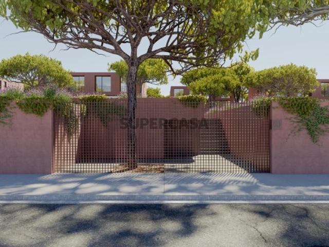 Moradia T4 de 2 Pisos com Suites, Varanda, Pátio e Garagem, inseridas em Empreendimento de Moradias Familiares próximo da Praia da Madalena em Vila Nova de Gaia