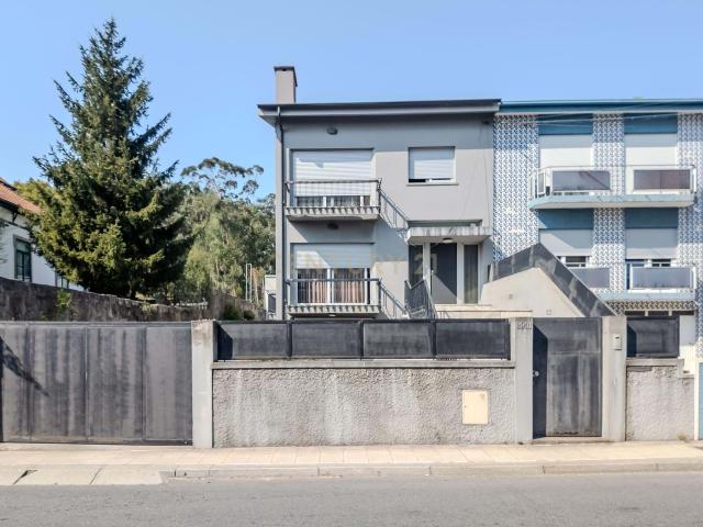 Moradia T4 com Garagem de 170 m² | Senhora da Hora, Matosinhos