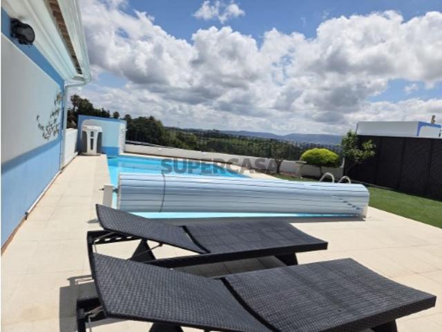 Moradia T4 Exclusiva com Piscina Privativa e Vista Serra Casas da Vinha, Carvalhal