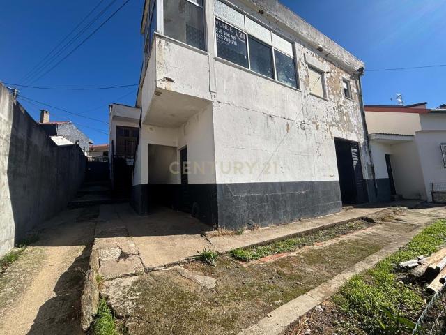Moradia T4 em Murça – Oportunidade Única para Investimento ou Habitação Própria
