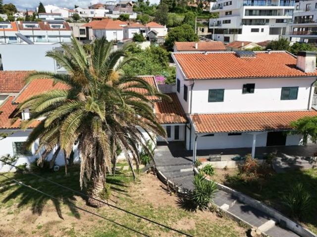 Moradia T4 em Madalena