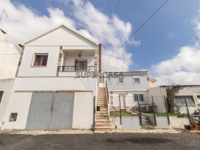 Moradia T4 em Malveira e São Miguel de Alcainça