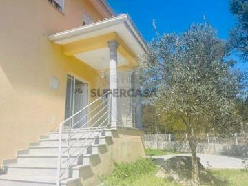 Moradia T4 em Mangualde, Mesquitela e Cunha Alta