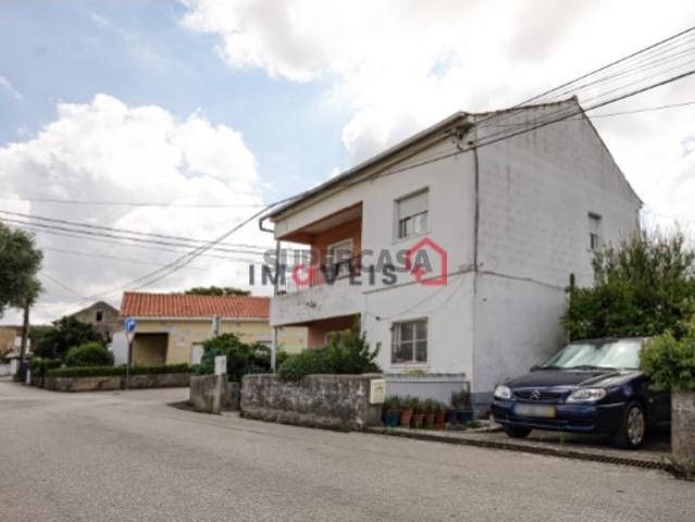 Moradia T4 em Marrazes e Barosa