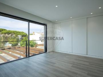 Moradia T4 em Montenegro