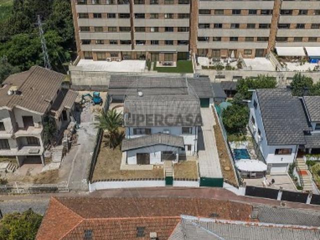 Moradia T4 em Nogueiró e Tenões