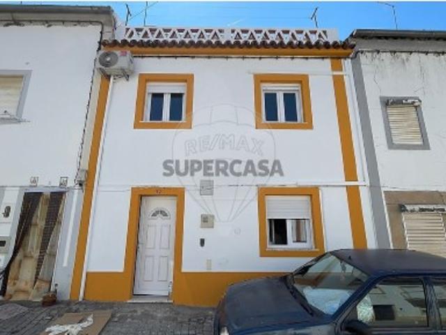 Moradia T4 em Nossa Senhora Graça Póvoa Meadas
