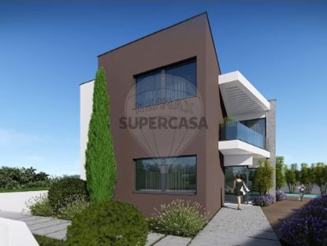 Moradia T4 em Atalaia