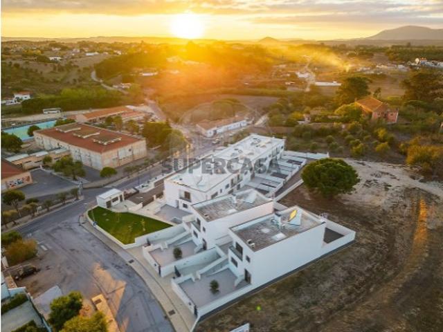 Moradia T4 em Aveiras de Cima