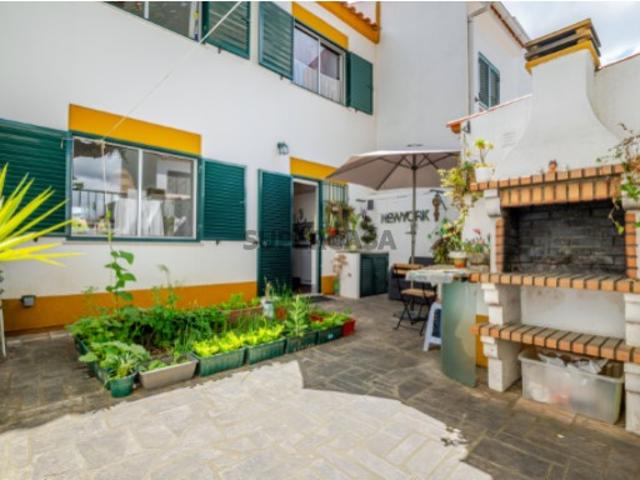 Moradia T4 em Azeitão com Jardim Privado e Barbecue