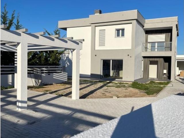 Moradia T4 em Azeitão Conforto, Espaço e Qualidade de Vida!