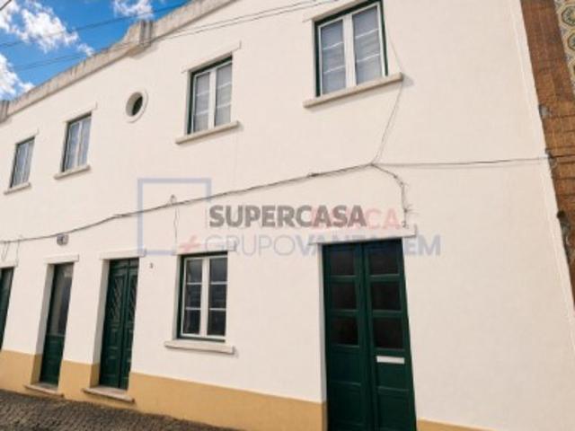 Moradia T4 em Alcoentre