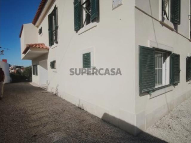 Moradia T4 em Alcabideche, Cascais | Lote de 1.262 m²