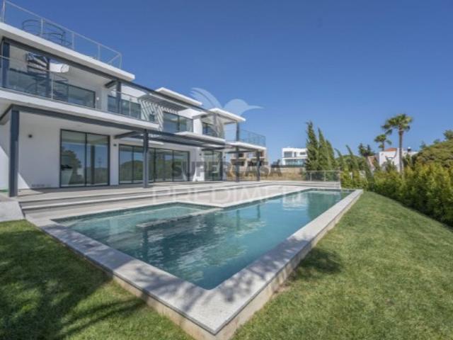 Moradia T4 em Albufeira e Olhos de Água