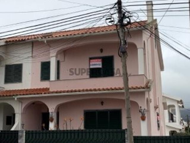 Moradia T4 em Algueirão Mem Martins