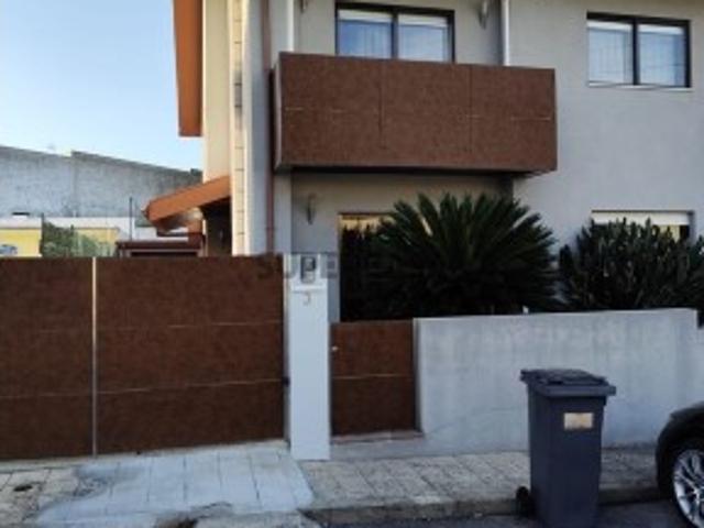 Moradia T4 em Alfena