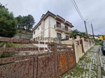 Moradia T4 em Alijó Vila Real