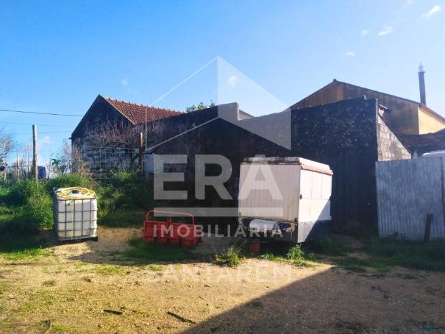 Moradia T4 em Alto dos Fornos, Tremês